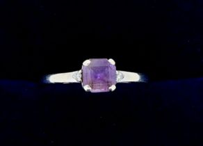 A 9 carat gold amethyst and chip diamond ring, size K to L, 1.3g