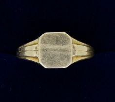 A 14 carat gold signet ring, size O, 3.2g