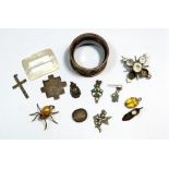 A silver napkin ring and small group of costume jewellery