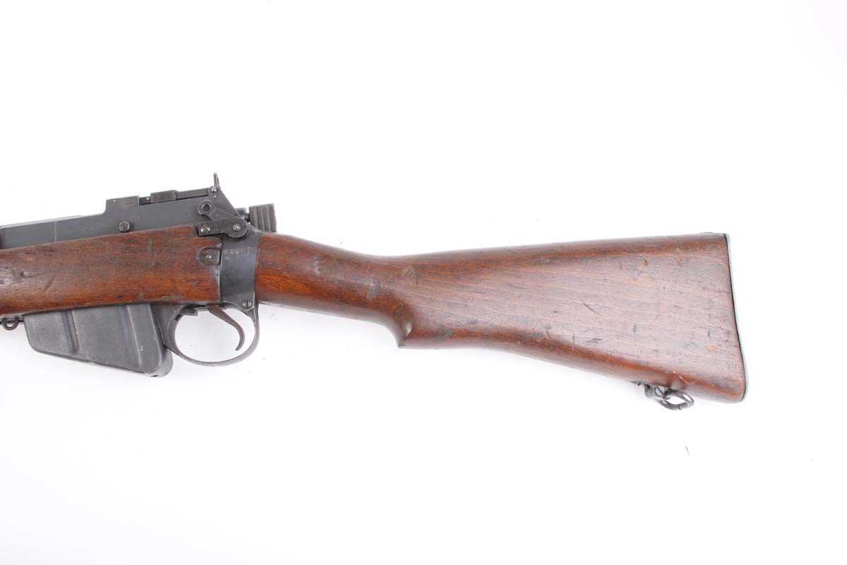 Ⓕ (S1) .303 (Smooth) Enfield No.4 Mk.I , bolt action service rifle, detachable magazine, full - Image 5 of 7