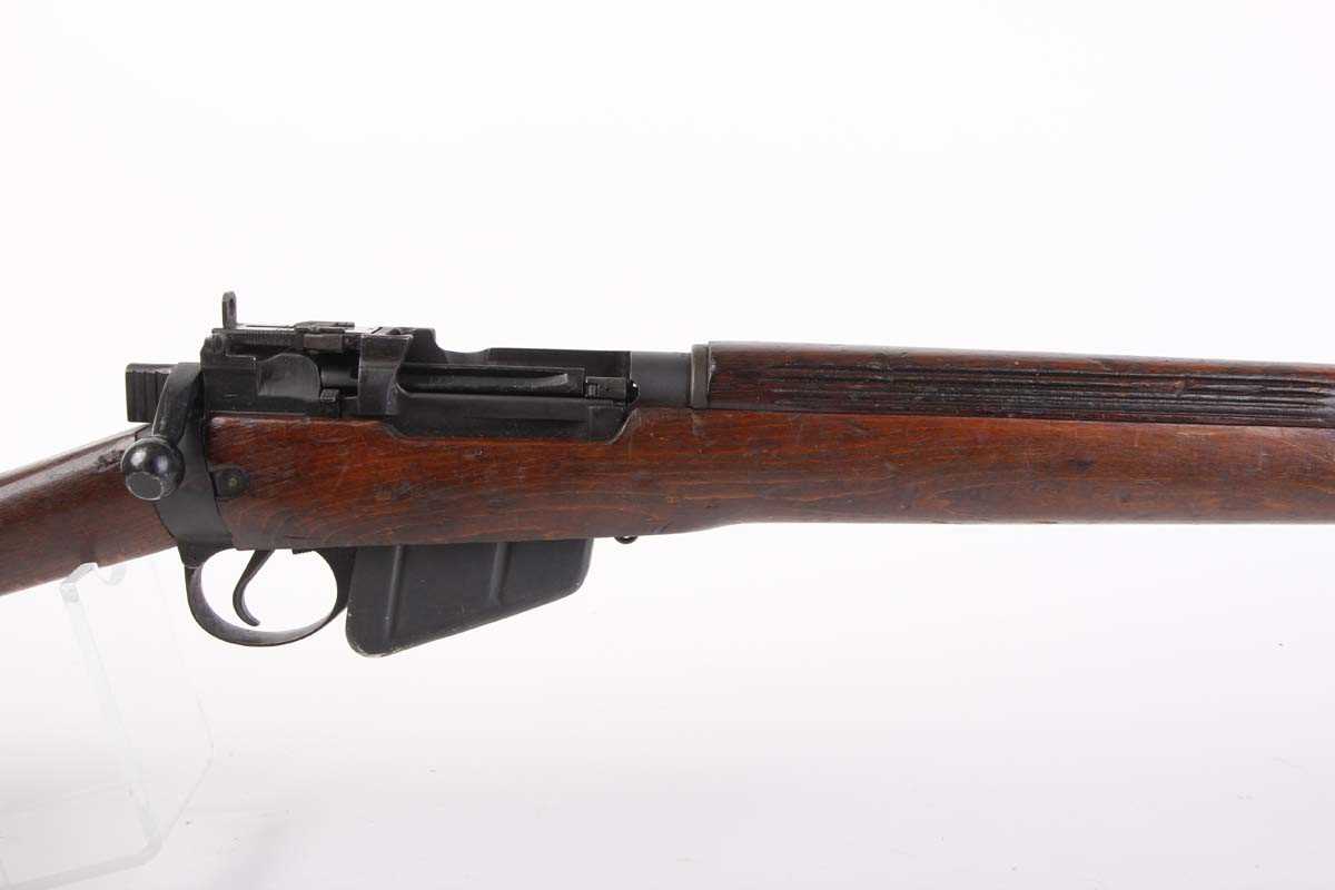 Ⓕ (S1) .303 (Smooth) Enfield No.4 Mk.I , bolt action service rifle, detachable magazine, full - Image 3 of 7