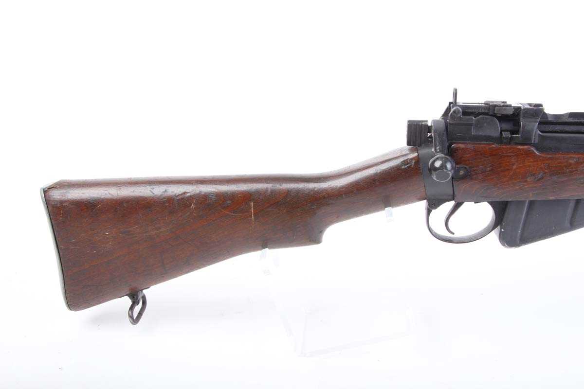 Ⓕ (S1) .303 (Smooth) Enfield No.4 Mk.I , bolt action service rifle, detachable magazine, full - Image 2 of 7