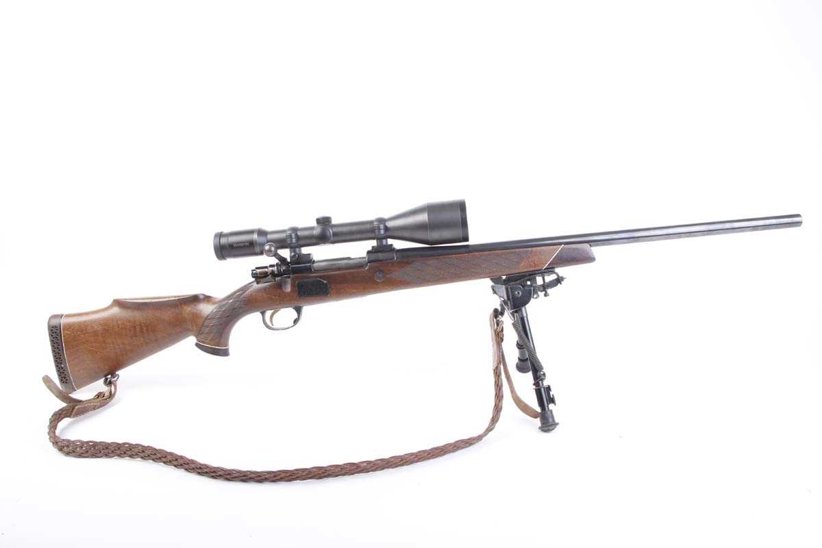 Ⓕ (S1) .22-250 Parker Hale, bolt action internal magazine, 24 ins heavy barrel, Monte Carlo stock