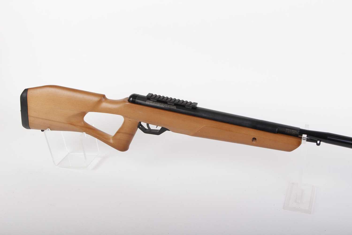 .22 Benjamin Trail break-barrel air rifle, tube mounted weaver scope rail, pistol grip stock with - Image 5 of 7