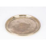 A 1970s silver salver by HH, 20.5cm diameter and 9.25 ozt, plain with bead rim, Birmingham 1972