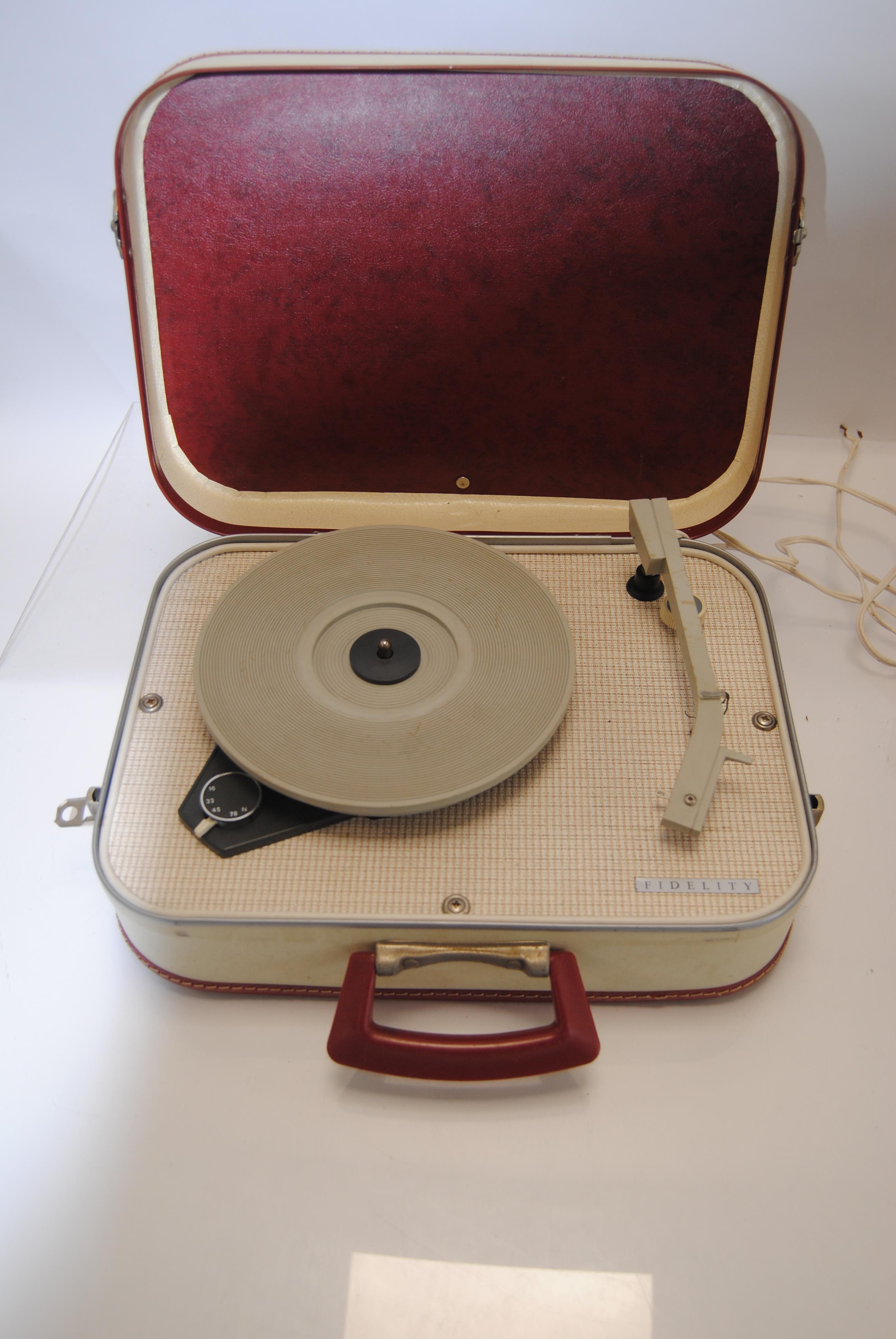 Portable Record Players, a Fidelity Record Player suitcase vanity style red /cream 1960s together - Image 3 of 5