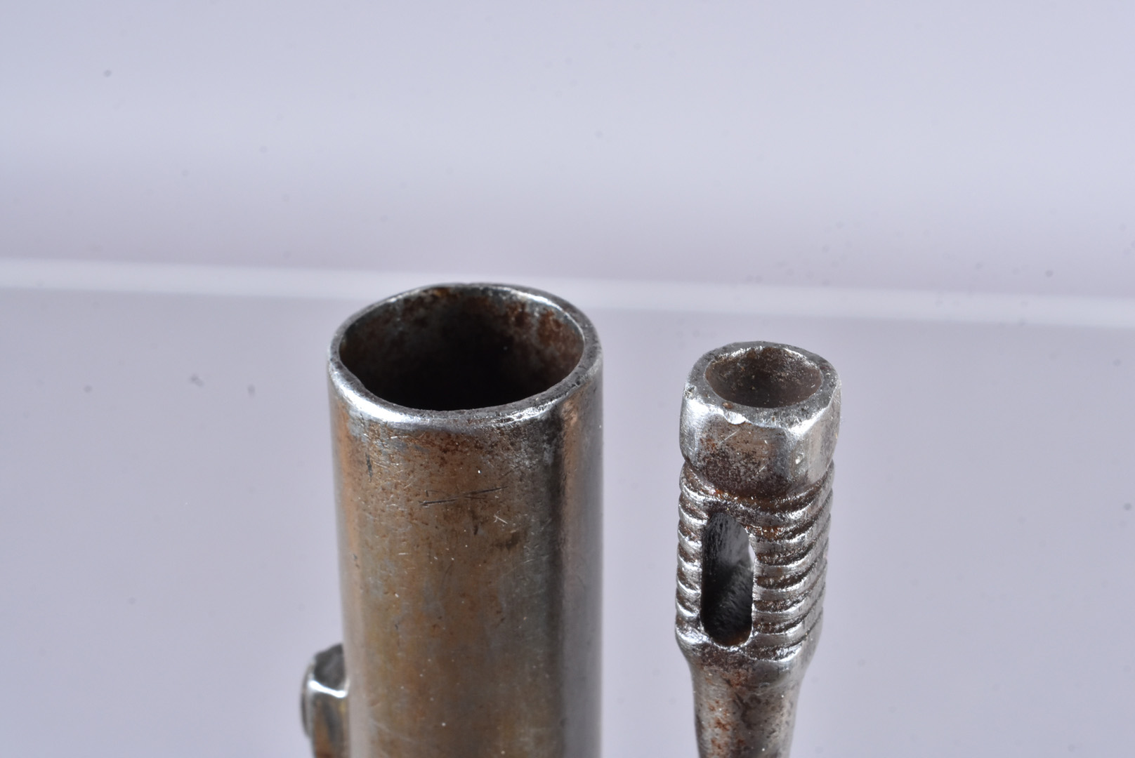 A Victorian Enfield Percussion Cap musket, dated 1864, stamped VR to the lock plate, three band - Image 7 of 9