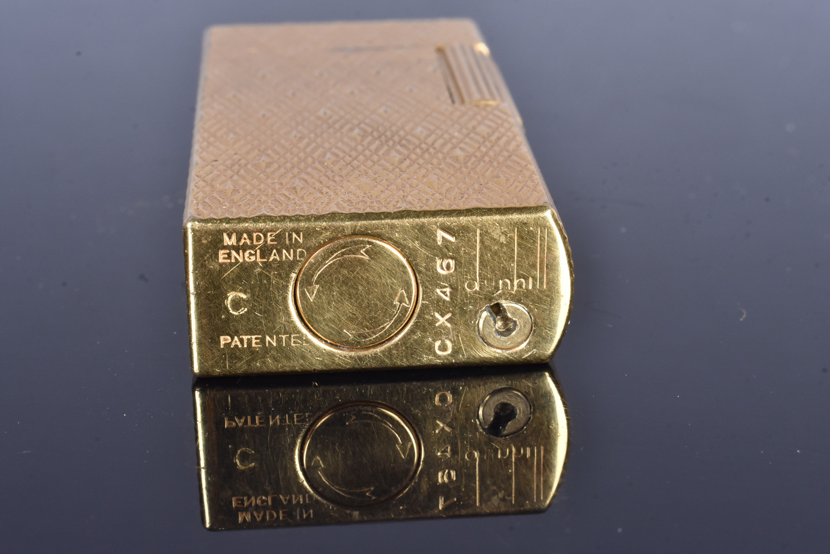 A Dunhill 70 gold plated lighter, serial CX467, also stamped C, and marked Patented, with engine - Image 4 of 6