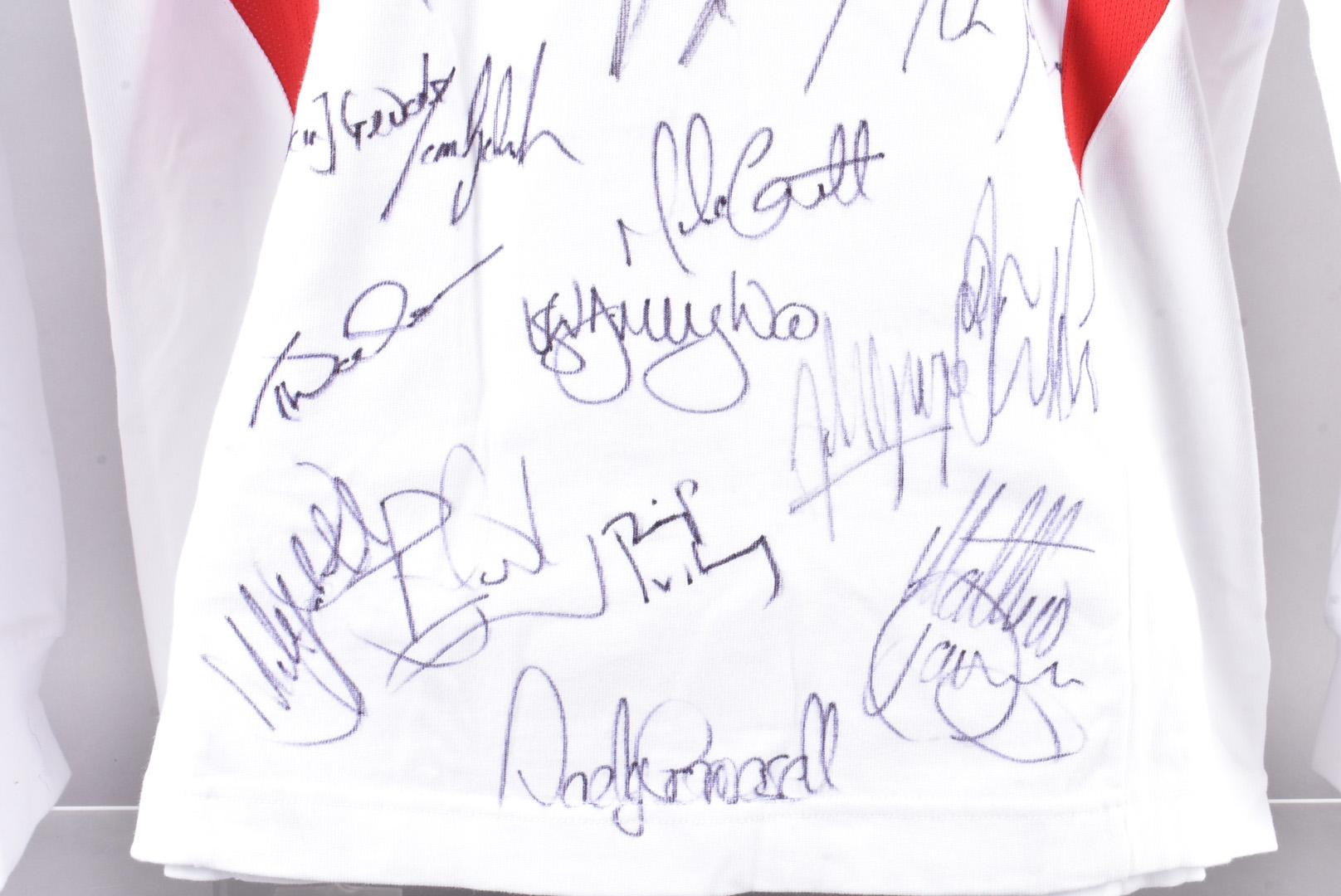 England 2003 Rugby World Cup Winners signed shirt, comprising are Iain Balshaw, Ben Cohen, Josh - Image 4 of 4