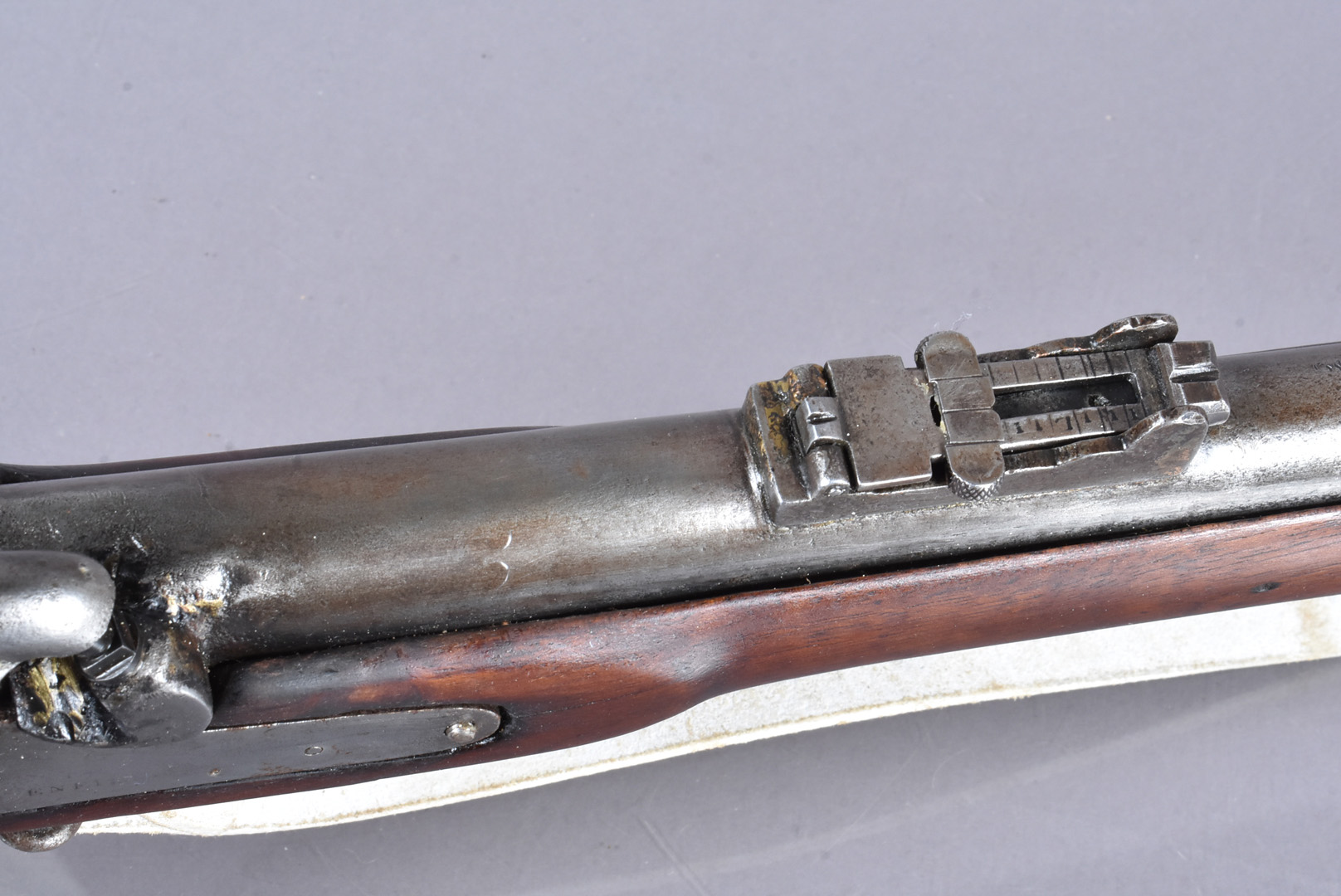 A Victorian Enfield Percussion Cap musket, dated 1864, stamped VR to the lock plate, three band - Image 6 of 9