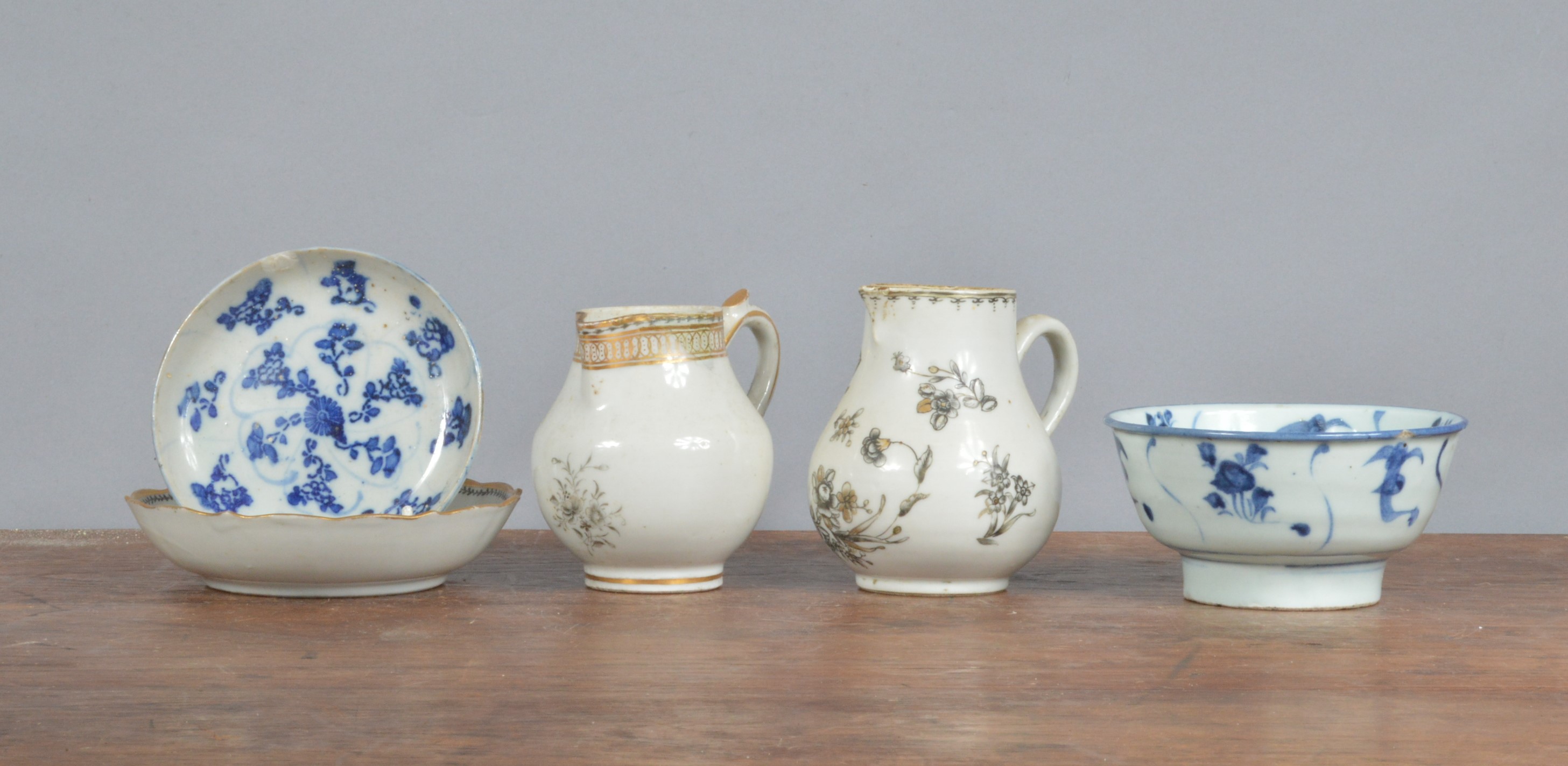 A group of 19th and 20th century Chinese porcelain wares, to include to sparrowbeak jugs, a