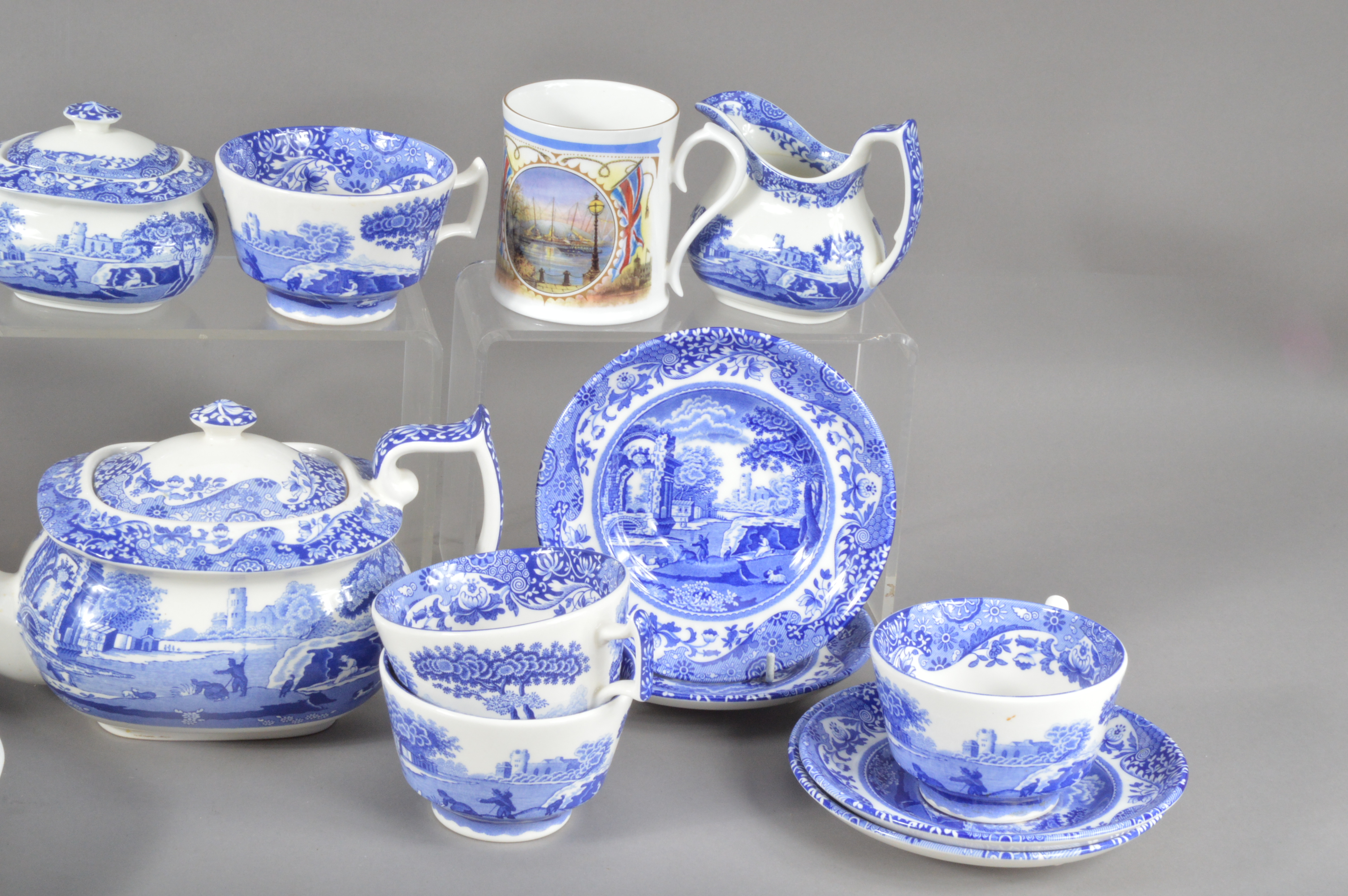 A collection of modern Spode Italian ceramic items, with blue and white transfer design, - Image 4 of 4