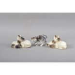 A Royal Doulton ceramic cat figural group, 10.5cm wide, together with a similar Beswick example,