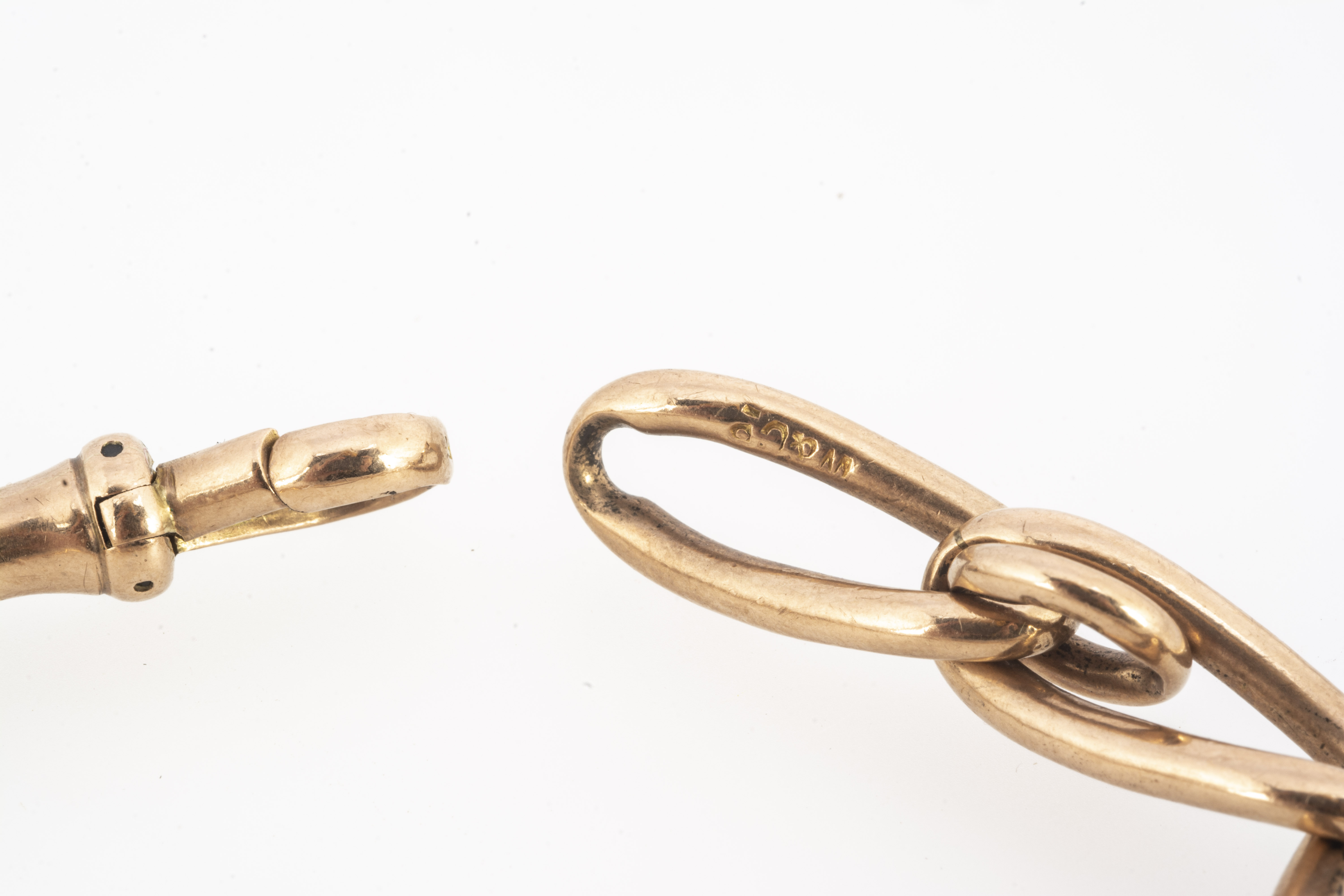 A 9ct gold curb linked bracelet, with snap clasp, 21.5 cm long 22.7g - Image 2 of 2
