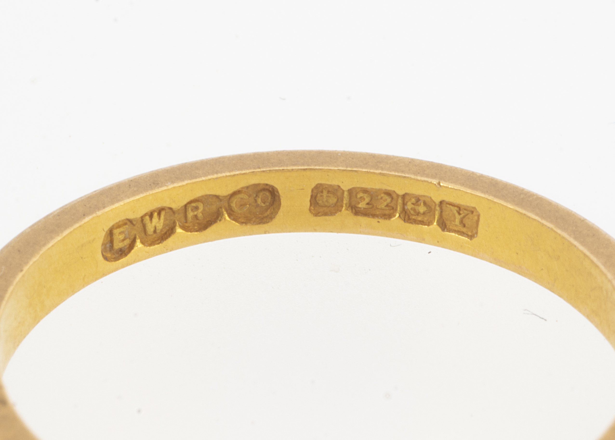 A 22ct gold court shaped wedding band, dated Birmingham 1948, 2.29mm, ring size P, 3.6g - Image 2 of 2