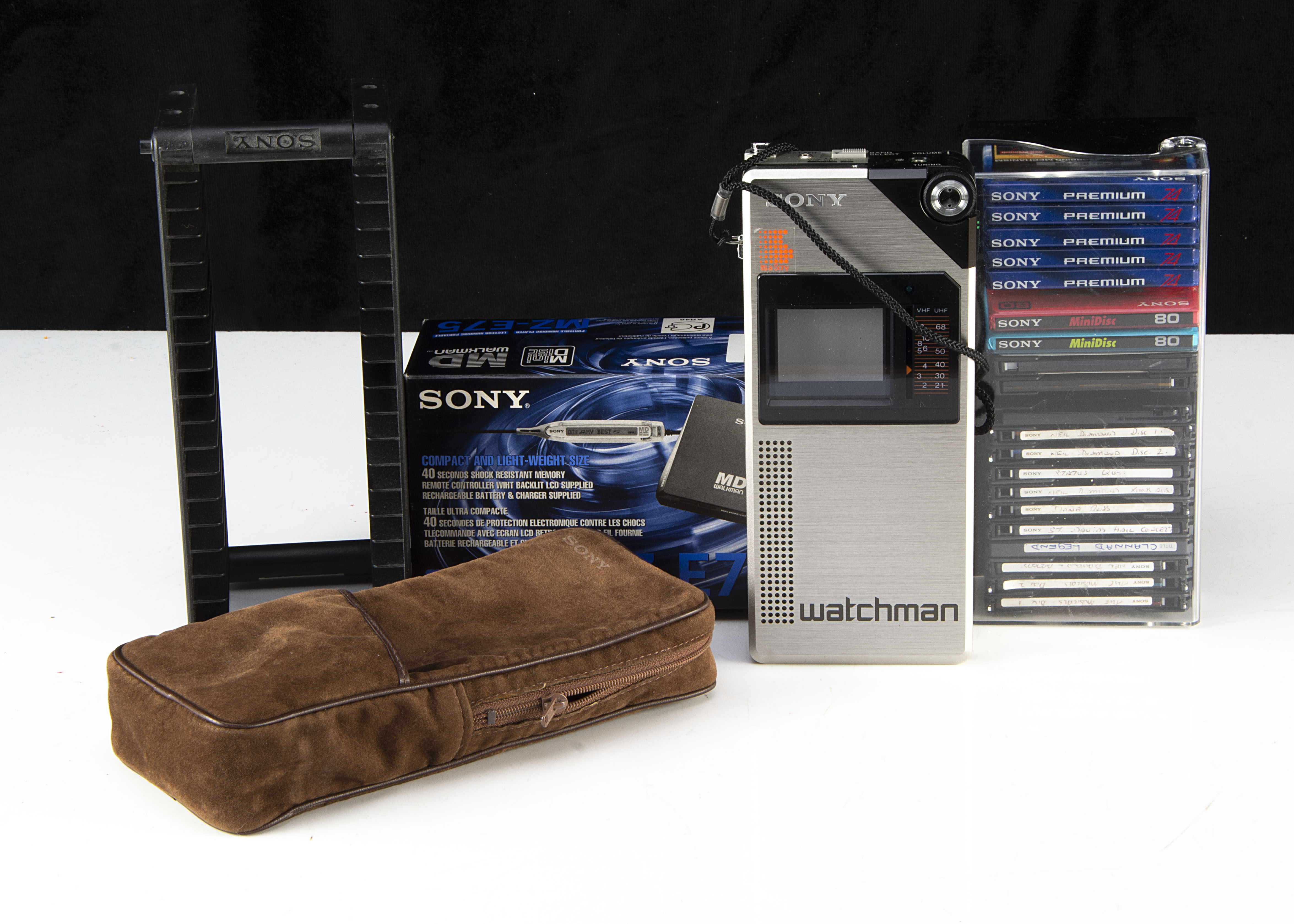 Sony Walkman / Watchman, a Sony Walkman portable mini-disc player MZ-E75 with leads and original box