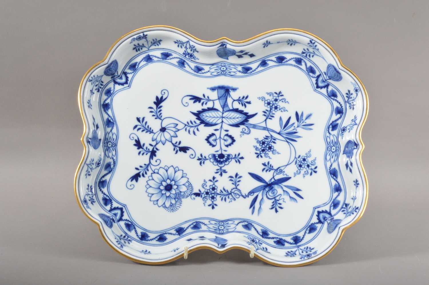 A 20th century Meissen onion pattern shaped tray,