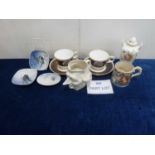 A mixed lot of ceramics,