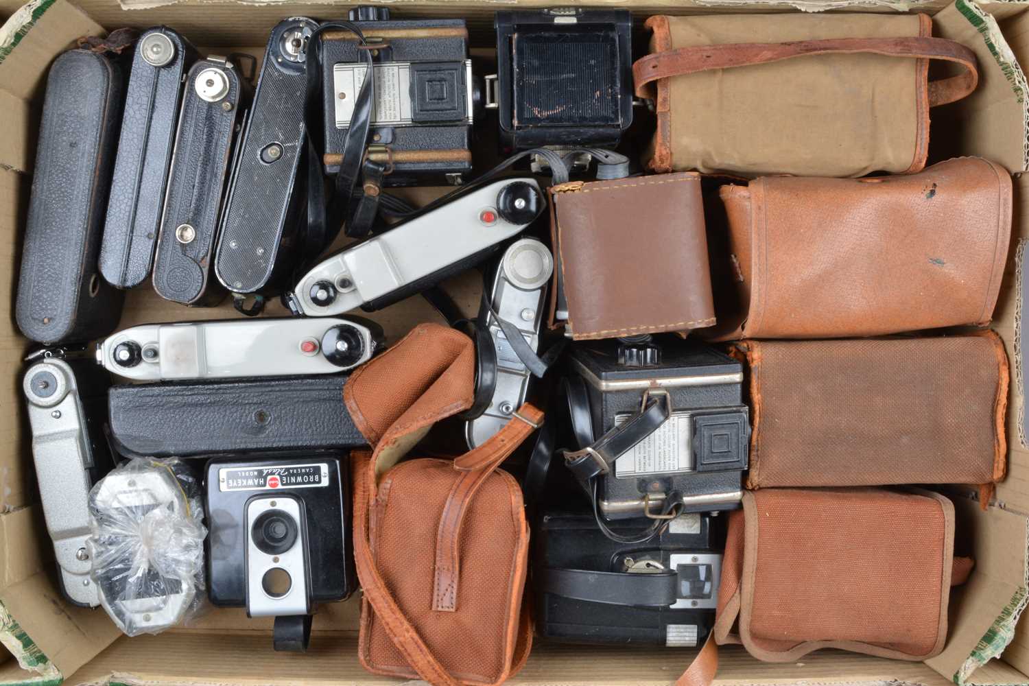 A Tray of Box and Folding Cameras,