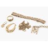 Five items of 9ct gold jewellery and an 18ct gold ring,