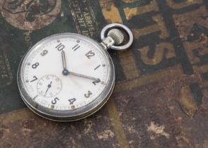 A WWII period Military issue pocket watch,