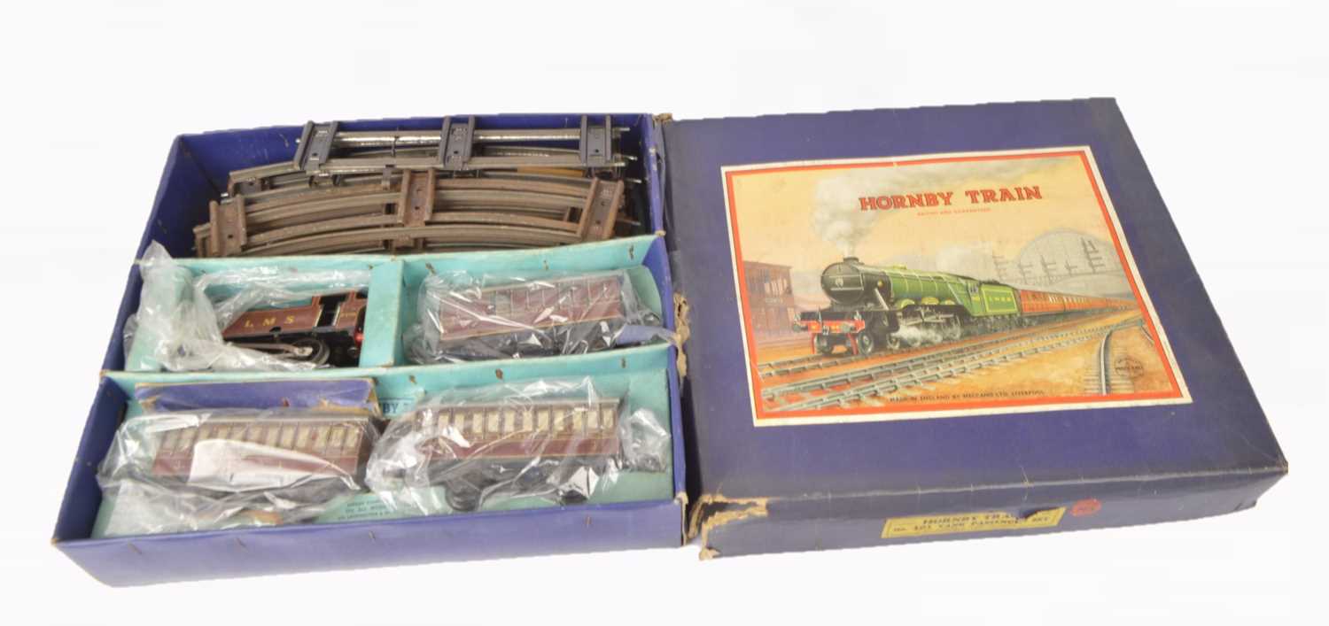 Hornby 0 Gauge clockwork Train Sets (3), - Image 3 of 3