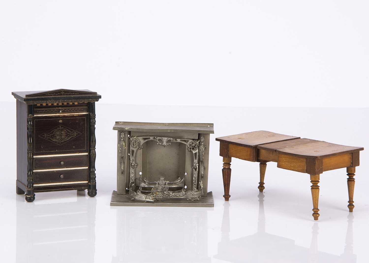 German dolls’ house furniture, a Waltershausen type secretaire with