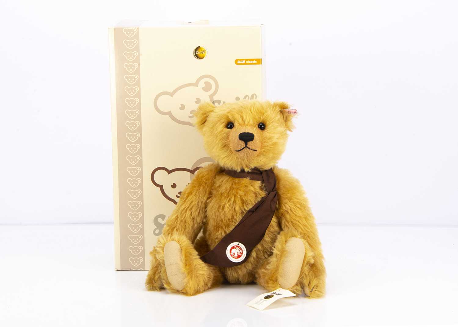 A Steiff limited edition British Collectors 2008 teddy bear,