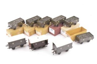 Bassett-Lowke 0 Gauge unboxed SR Goods wagons,