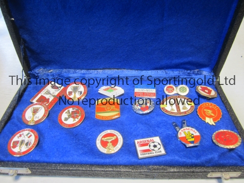 ARSENAL Box of 17 metal badges from the 1970's onwards. Good