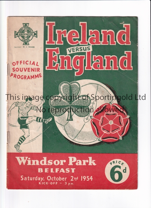 NORTHERN IRELAND V ENGLAND 1954 Programme for the match at Windsor Park, Belfast 2/10/1954, slight