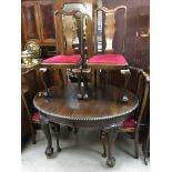 No Reserve - A mahogany extending dining table, fo