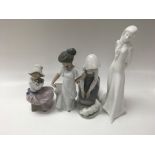 No Reserve - 1 Doulton figure + Lladro Figures