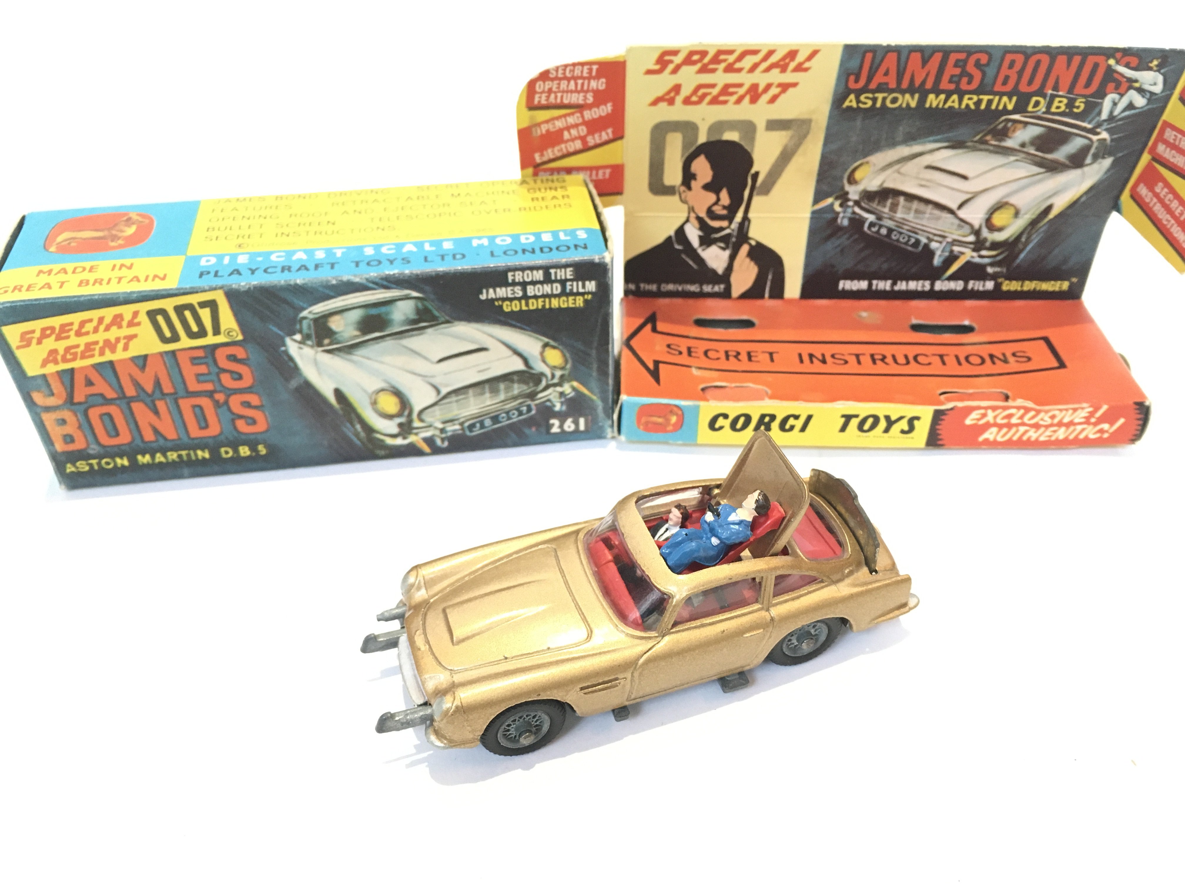 A Boxed Corgi James Bond Aston Martin D.B.5. #261 - Image 2 of 3