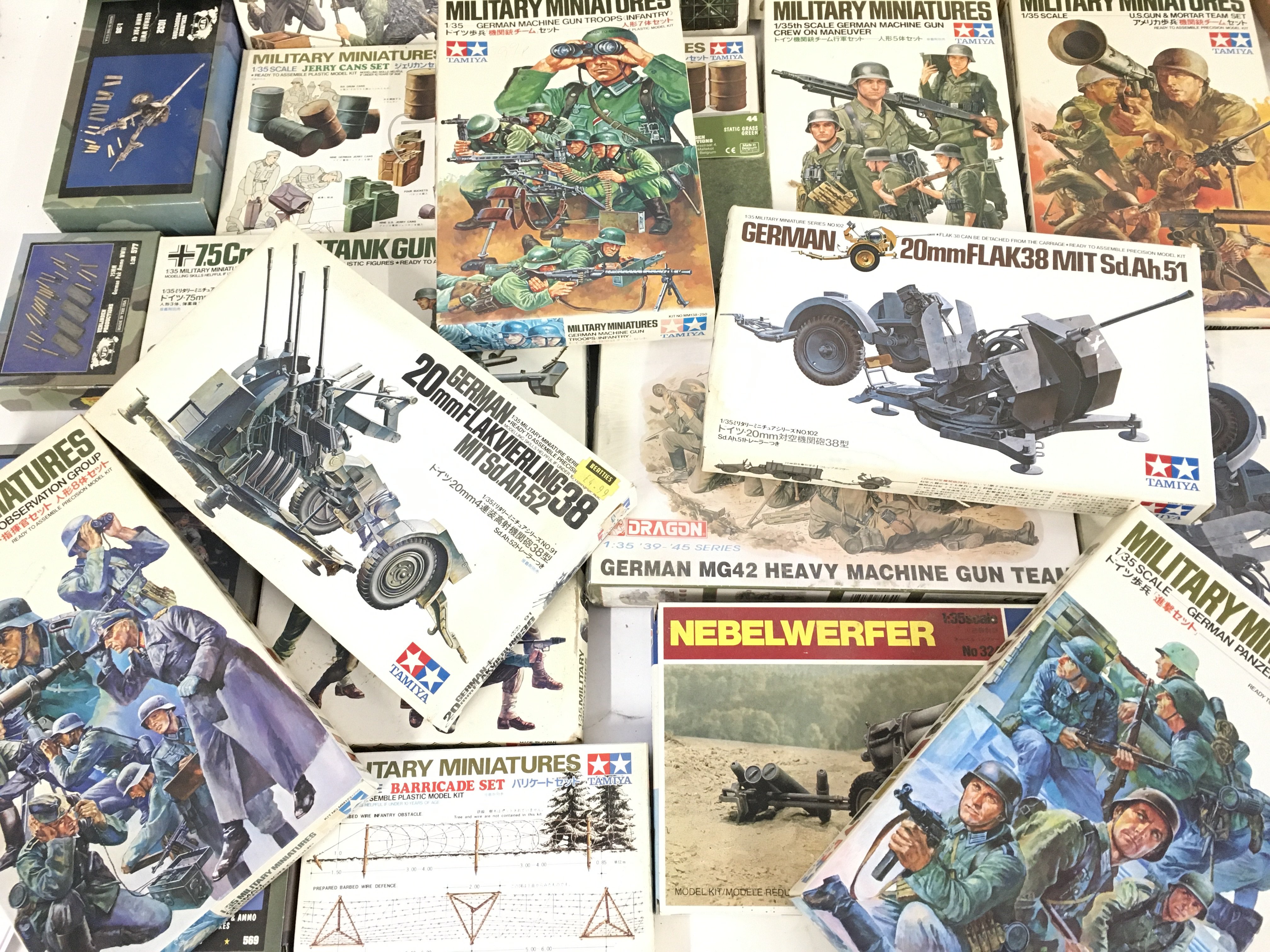 A Box Containing Military Miniature Model Kits. - Image 2 of 5