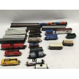 A Collection of 26 x 00 gauge model railway wagons