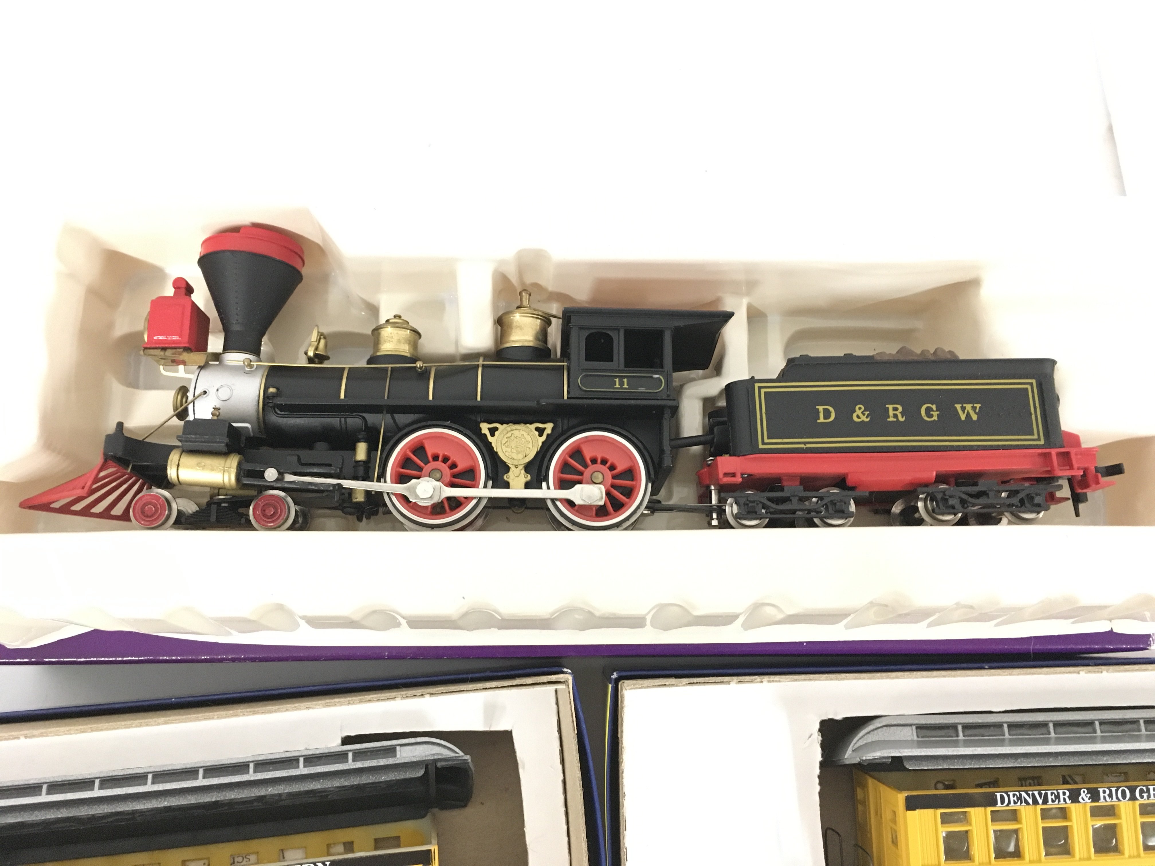 A Boxed HO Gauge Old Timer 4-4-0 and 4 x Coaches - Image 2 of 3