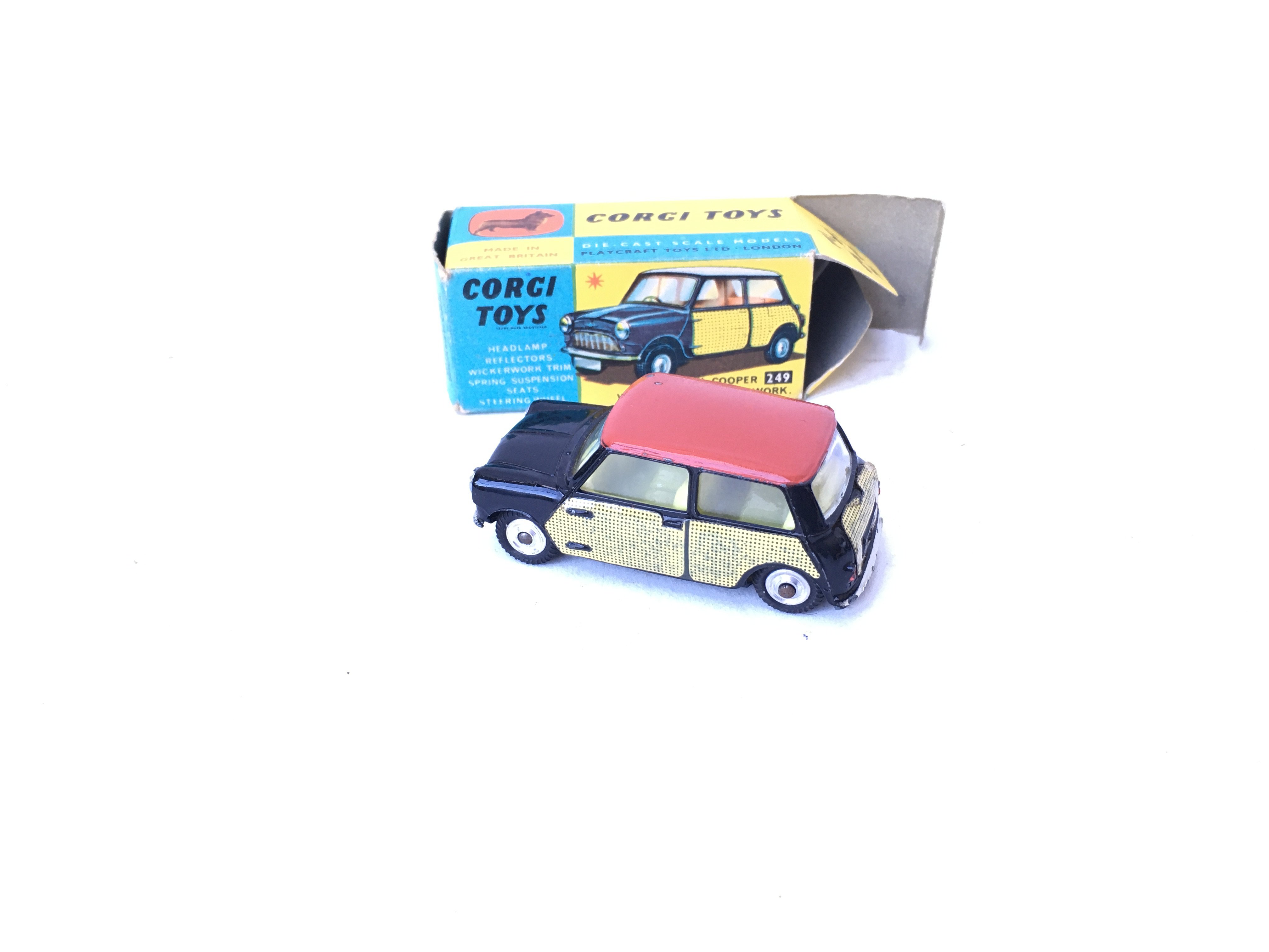 Boxed corgi mini-cooper with de-luxe wickerwork. 249 - Image 3 of 3