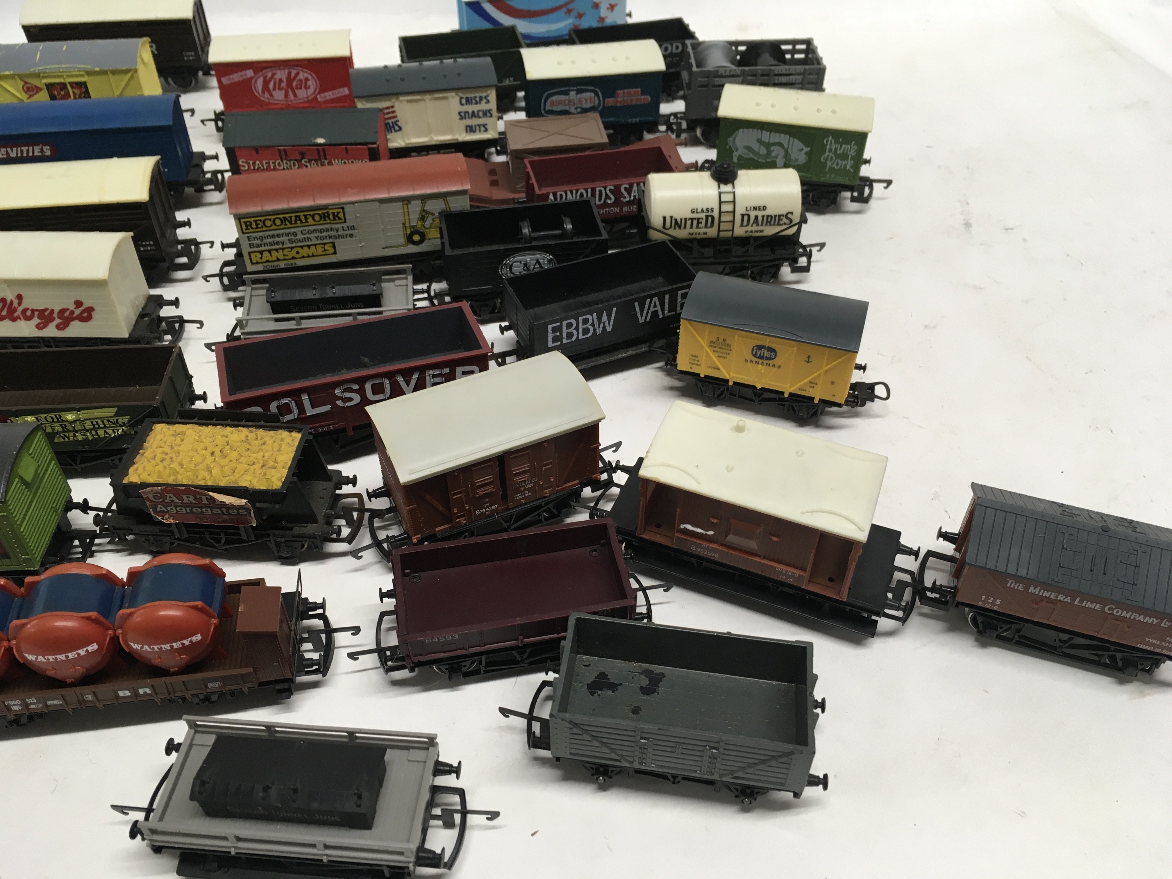 Collection of loose model railway wagons 00 gauge - Image 3 of 3