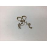 3 sets of 9ct earrings 3g (A)