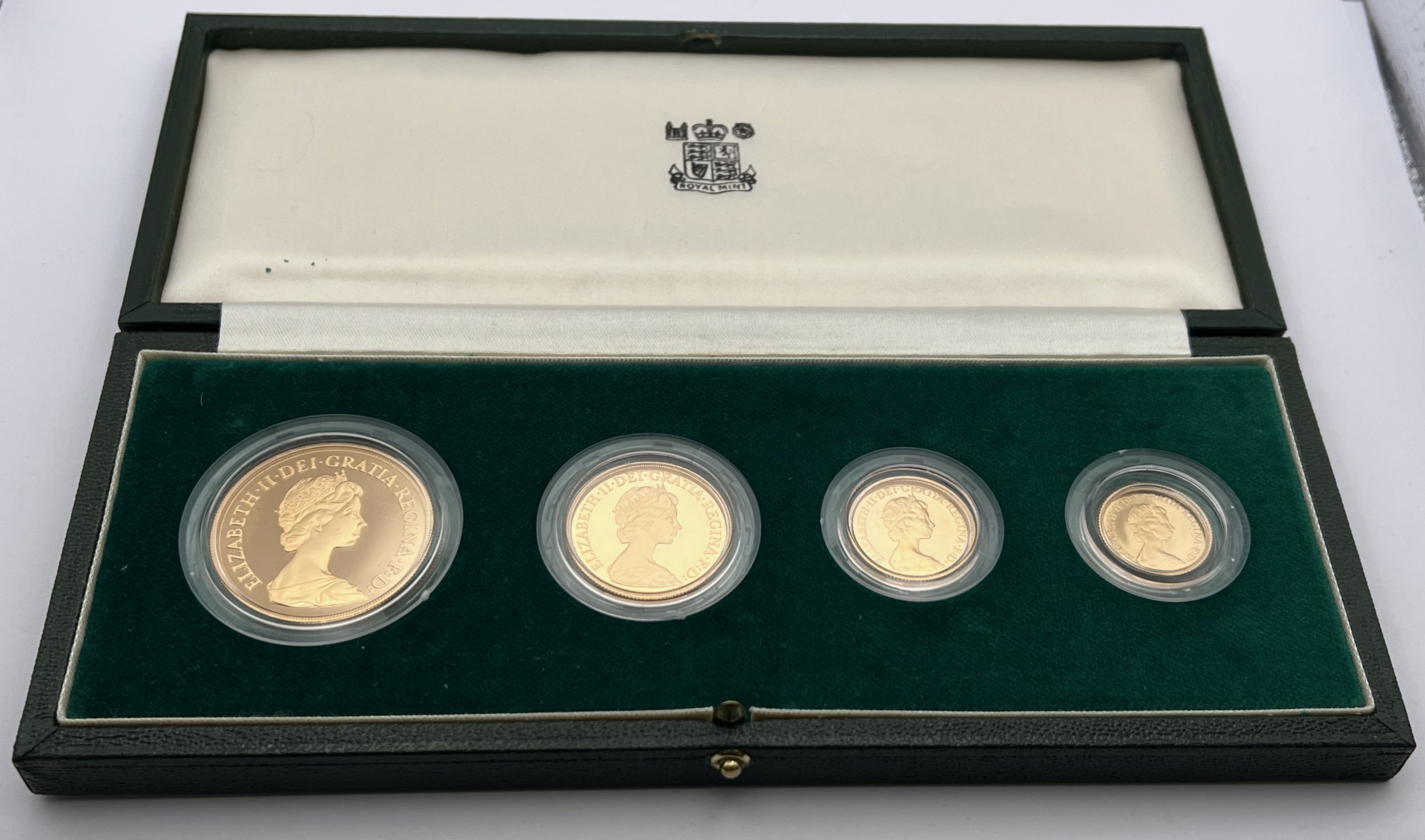 1980 Gold 4-Coin Sovereign Proof Set consists of:1 - Image 3 of 3