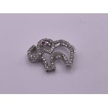 9ct white gold diamond elephant pendant (1 x stone