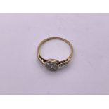 18ct gold diamond cluster ring. Size P, 1.6gm appr