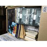 A box containing boxing books mixed titles (a lot)