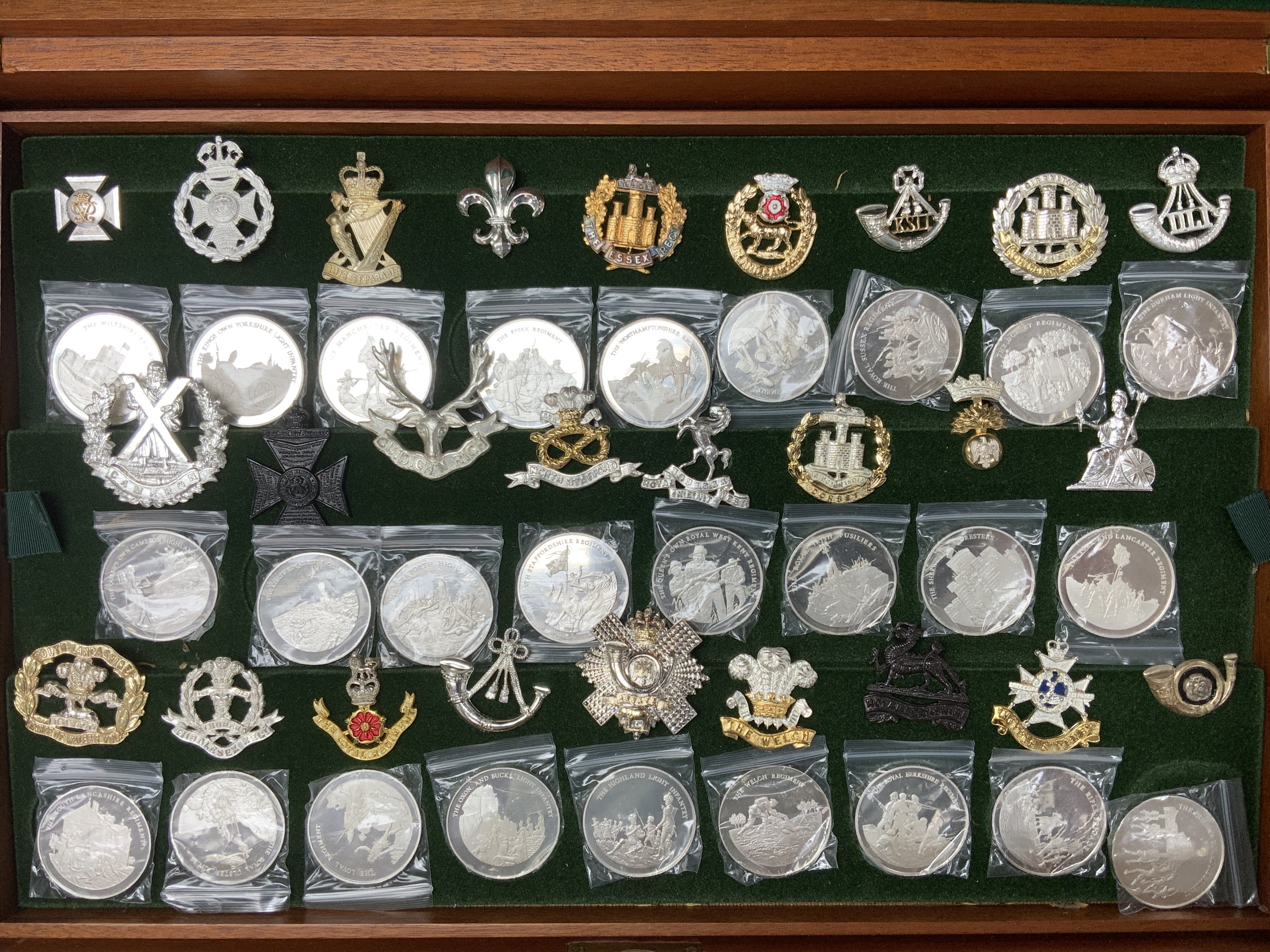 A full cased set of Regimental cap badges together - Image 2 of 2