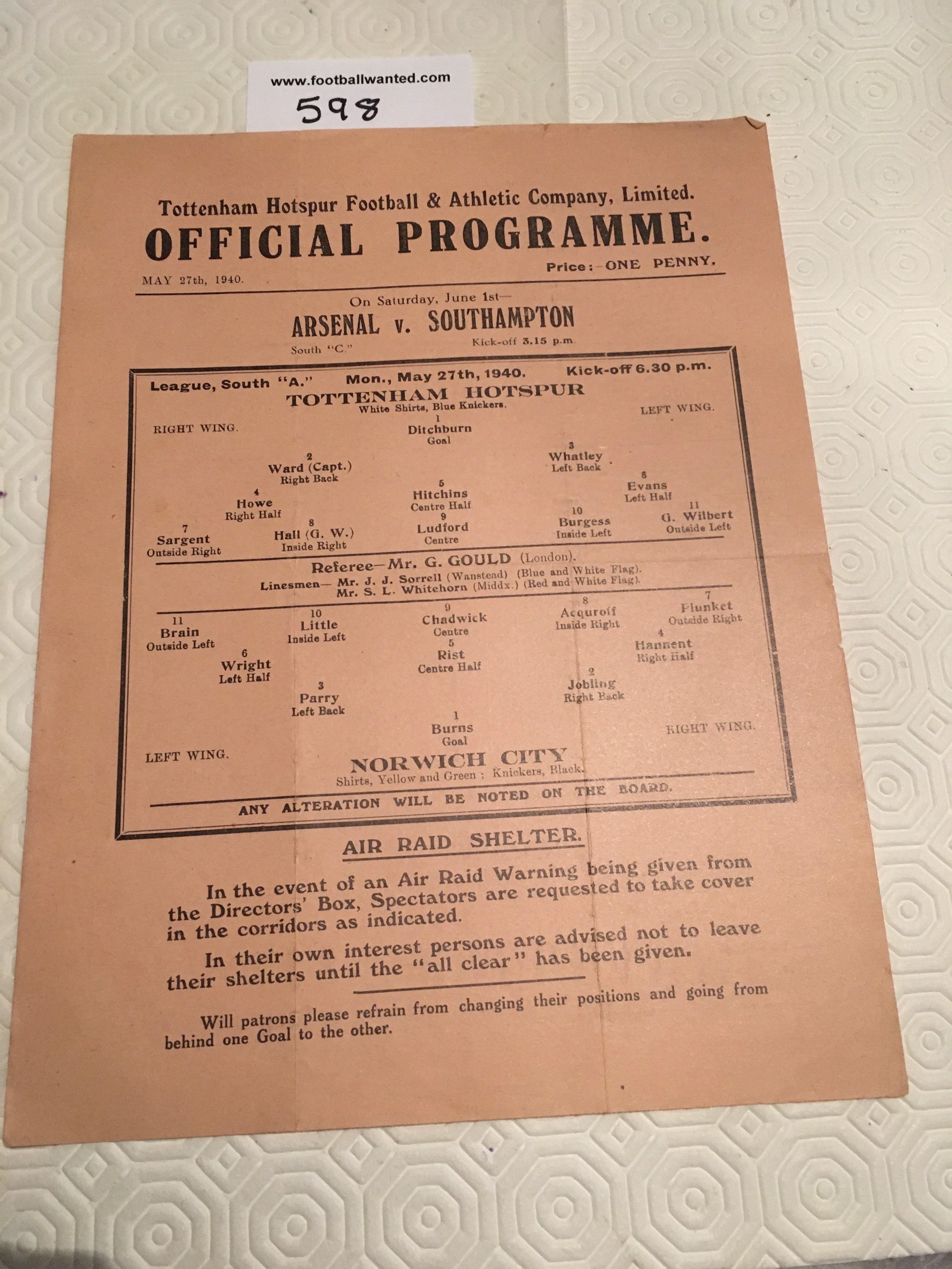 39/40 Tottenham v Norwich City Football Programme: