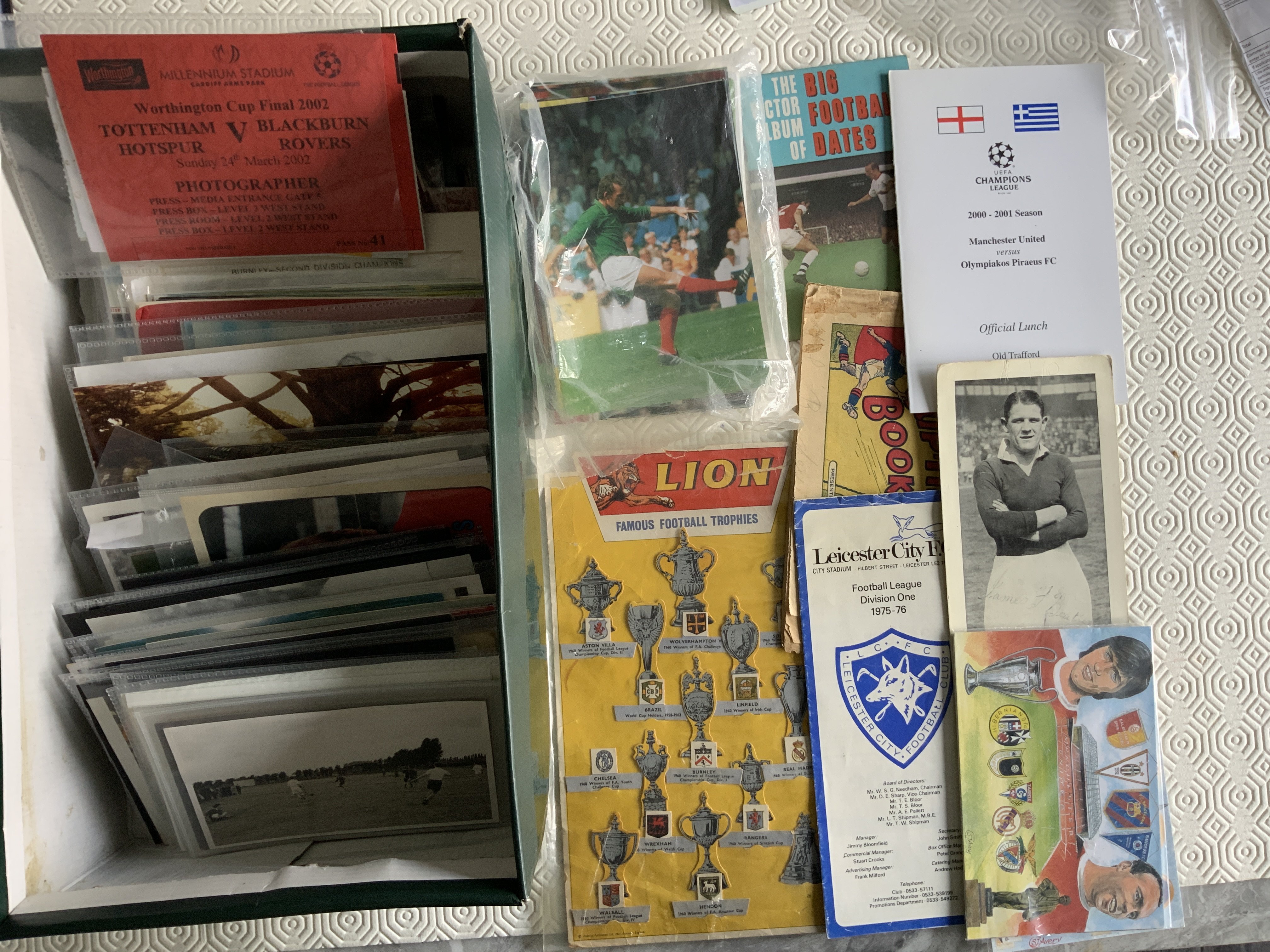 Football Memorabilia Box: Interesting must view bo