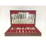 Viners cutlery cased , postage cat c