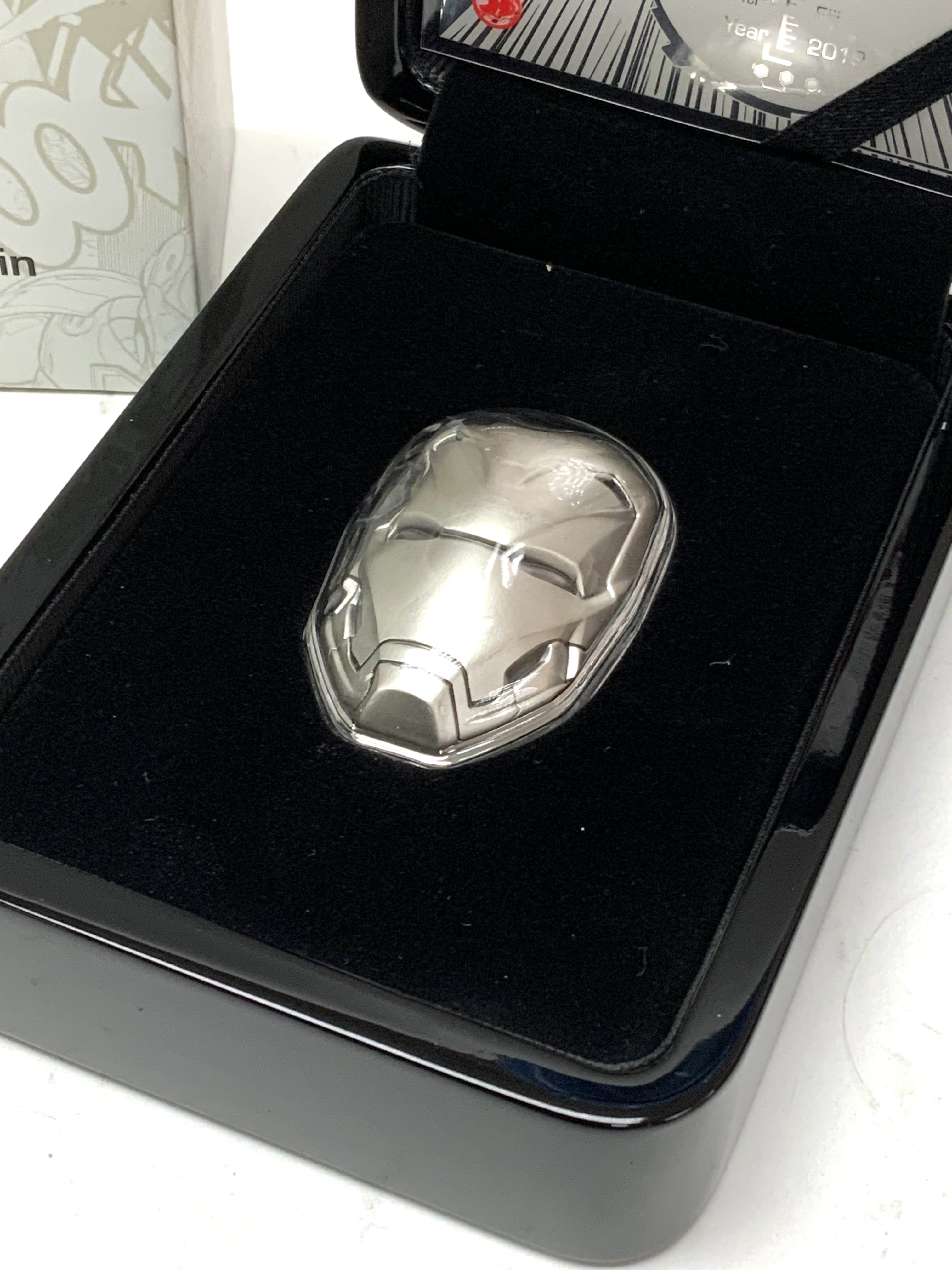 A Marvel Avenger infinity War fine silver 2 ounce - Image 2 of 2