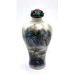 A fine Chinese porcelain snuff bottle with hand pa